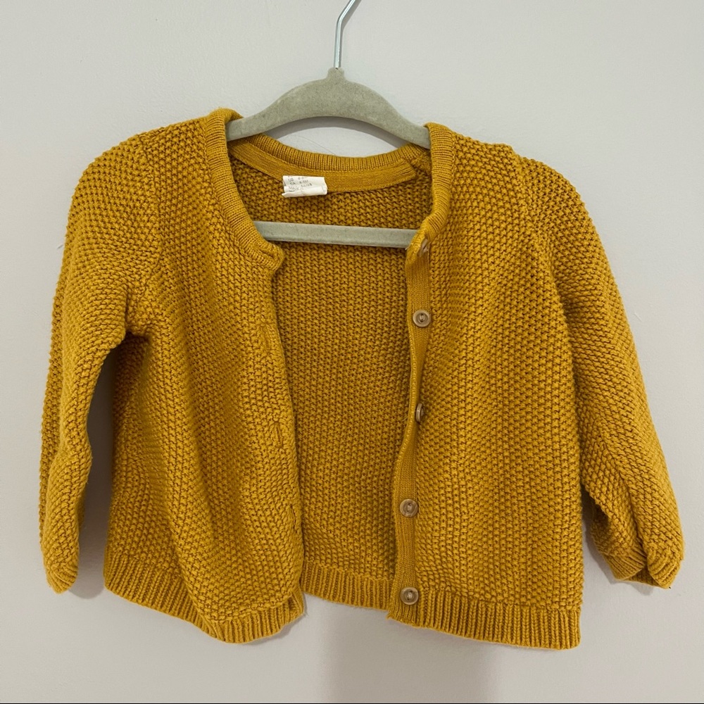 HM baby sweater size 4-6 months in mustard - Picture 1 of 3
